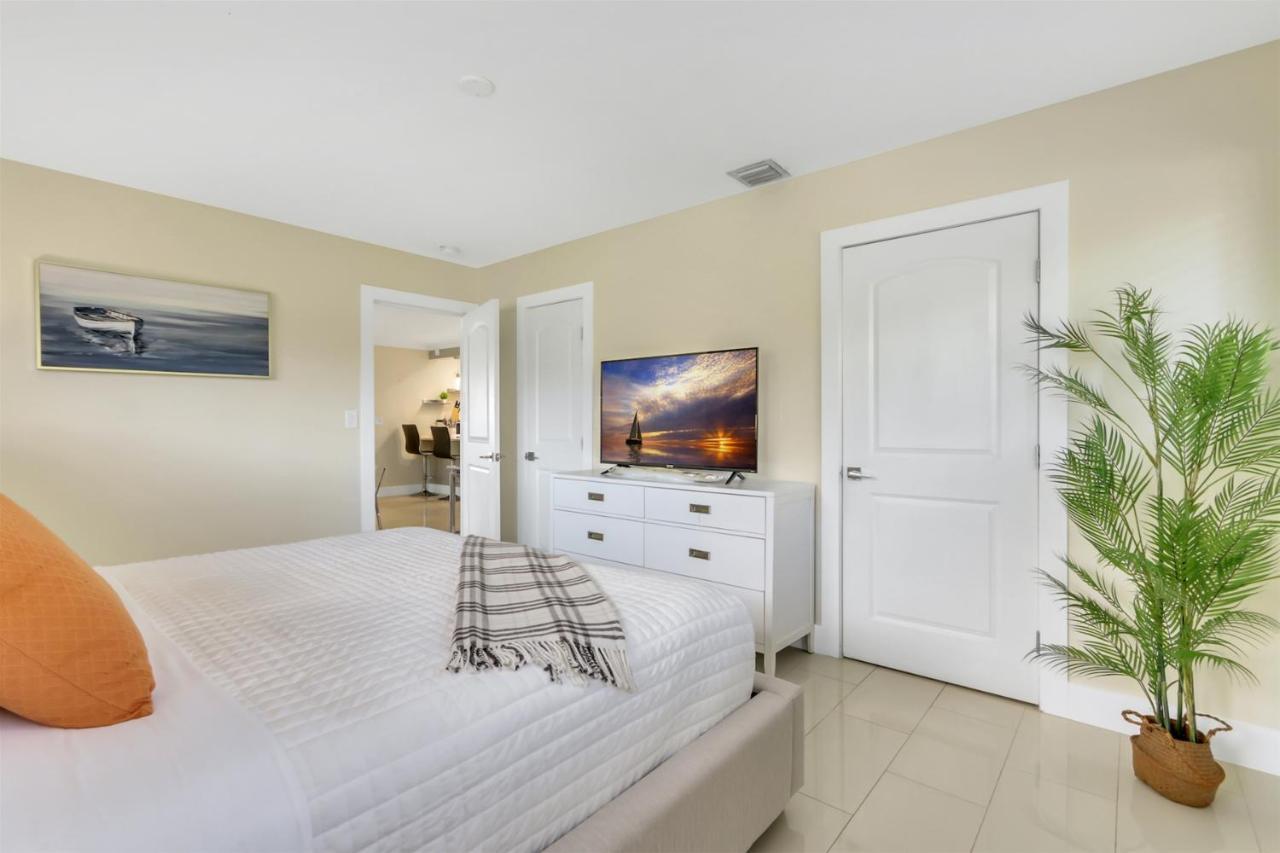 Bright Pompano Beach With Pool Access Экстерьер фото