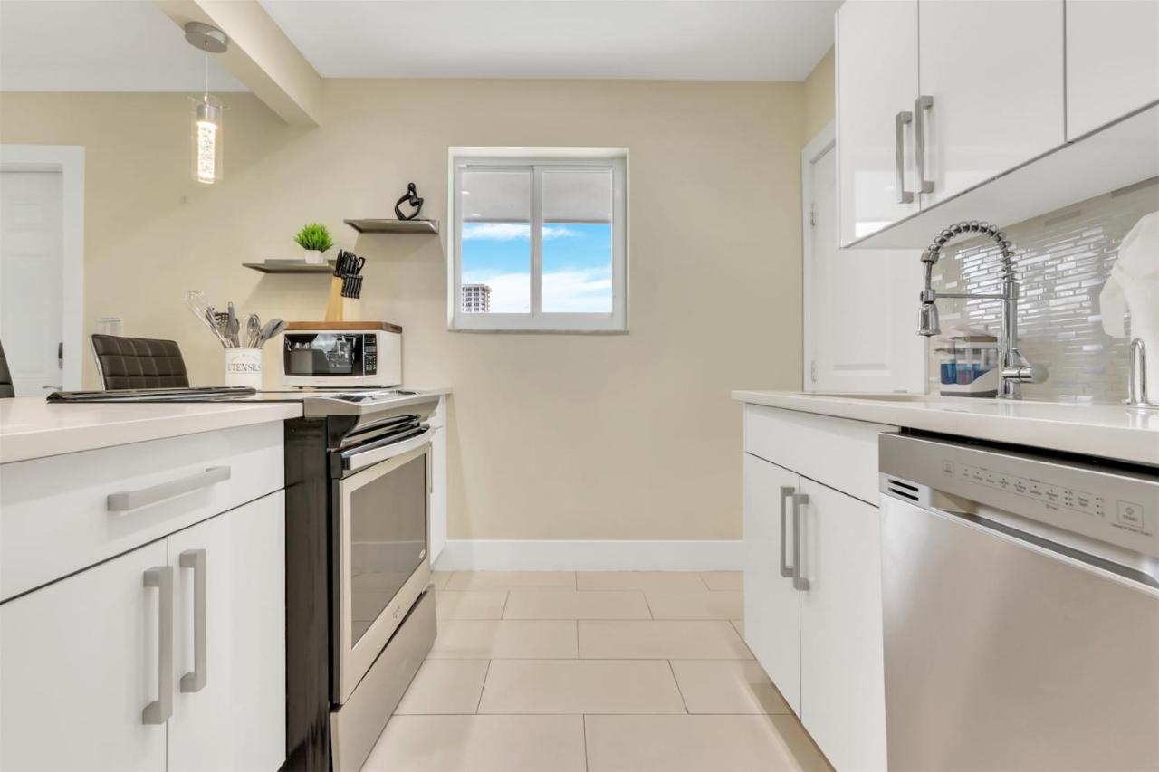 Bright Pompano Beach With Pool Access Экстерьер фото